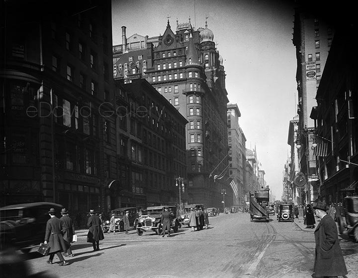 Fifth Avenue Past The Waldorf Astoria