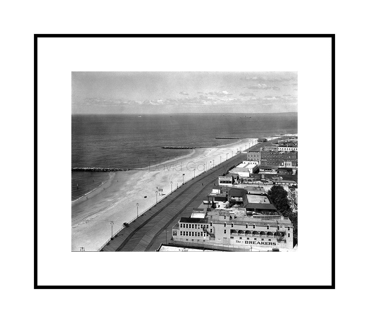 Coney Island Beach, Boardwalk, and Bathhouses – 1920s
